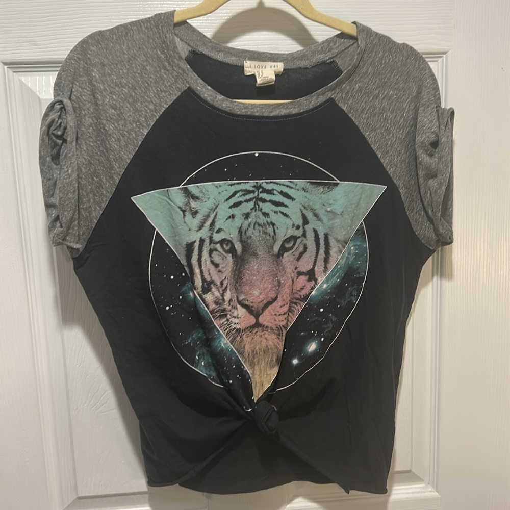 Tiger print tee